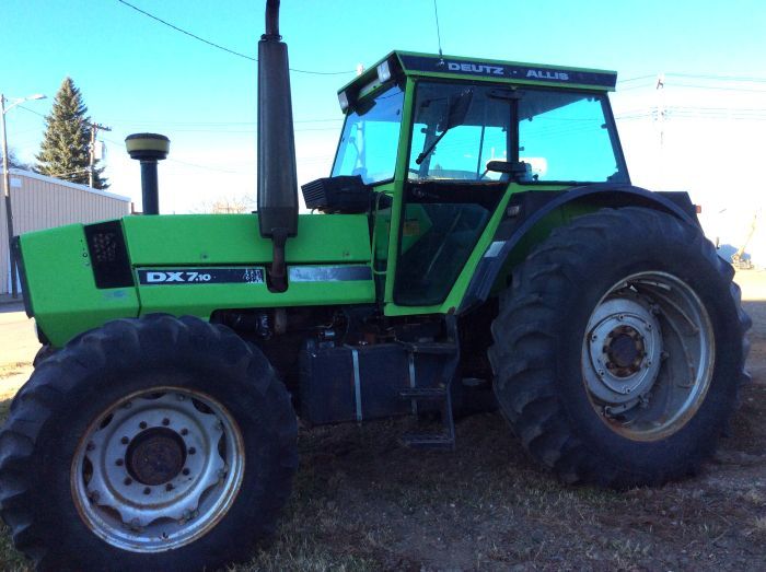 Deutz Allis DX 7.10 Tractor
