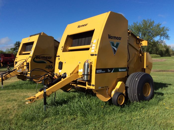 Vermeer 605N Baler