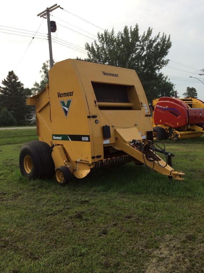 Vermeer 605N Baler Wide Pickup