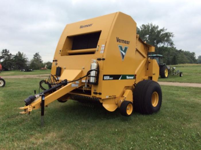 Vermeer 605N Select Baler