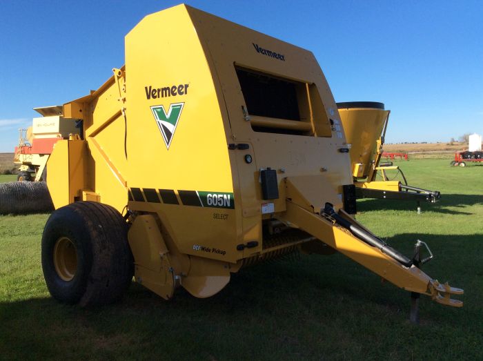 Vermeer 605N Select Baler